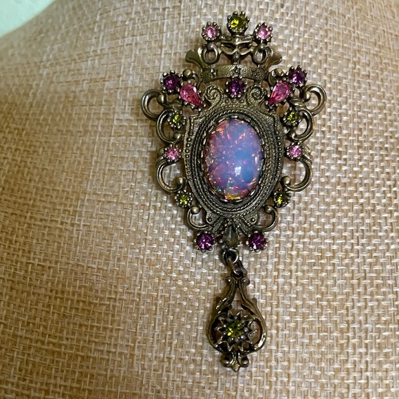 Vintage Bridgerton Style Sarah Coventry Gold and Pink Brooch/Pendant - Picture 1 of 10